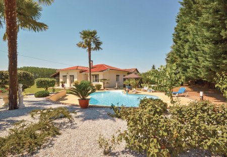 Villa in Cours-de-Monségur, France