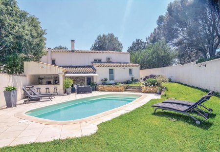 Villa in Saint-Chamas Sud, the South of France