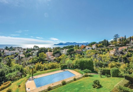 Apartment in Croix des Gardes, the South of France