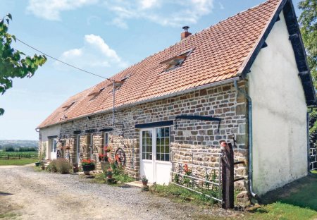 Villa in Tessy-Bocage, France