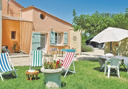 Villa in Caderousse, the South of France