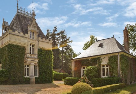 Villa in Chénillé-Champteussé, France