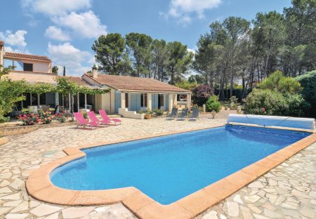 Villa in Saint-Cannat, the South of France