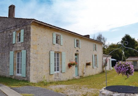 Villa in Saint-André-de-Lidon, France