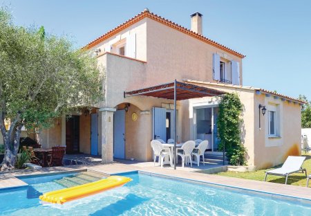 Villa in Aigues-Mortes, the South of France