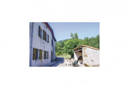 Villa in Saint-Apollinaire-de-Rias, France