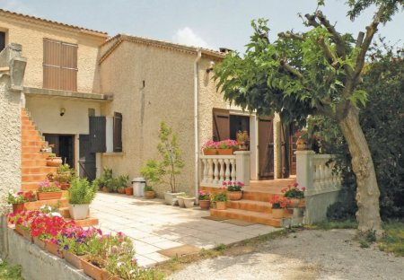 Villa in Velleron, the South of France