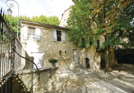Apartment in Saint-Didier, the South of France