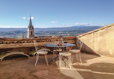 Apartment in Bonnieux, the South of France