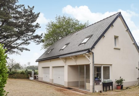 Apartment in Trélévern, France