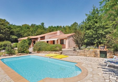Villa in Bagnols-en-Forêt, the South of France