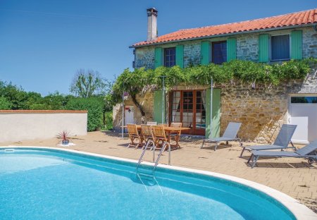 Villa in Saint-Simon-de-Pellouaille, France