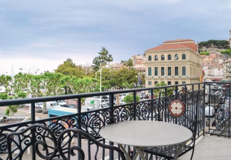 Apartment in Le Vieux Port-Les Iles, the South of France