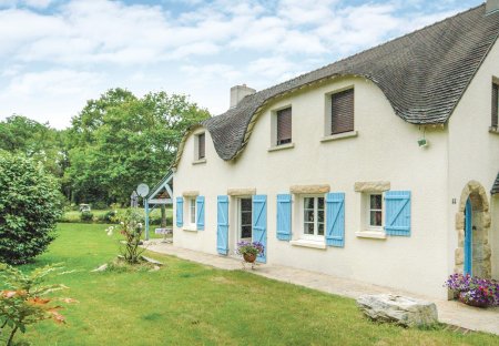 Villa in Ploemel, France