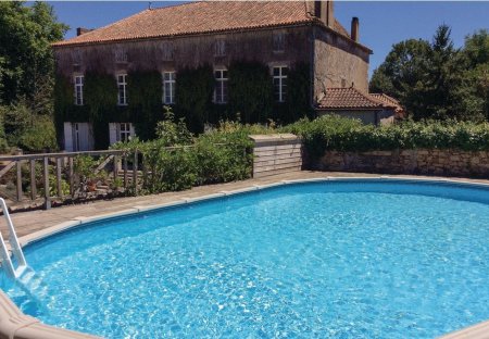 Villa in Feuillade, France