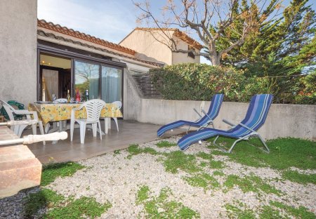 Villa in Saint-Cyprien Peripherie, the South of France: