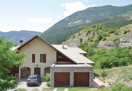 Villa in Les Vigneaux, the South of France