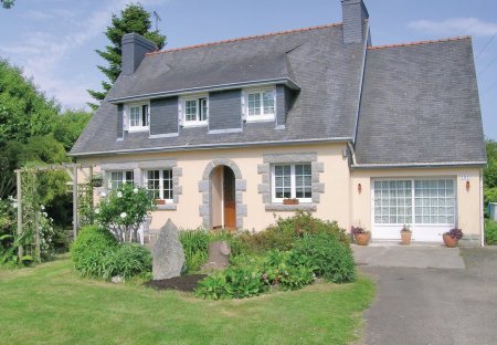 Villa in Gouesnach, France