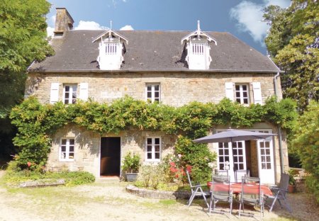 Villa in Landelles-et-Coupigny, France