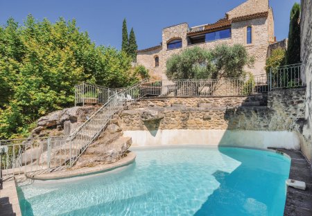 Villa in Lauris, the South of France