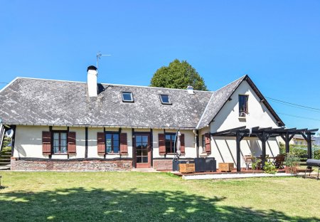 Villa in Haudricourt, France