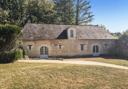 Villa in Noyant-Villages, France: