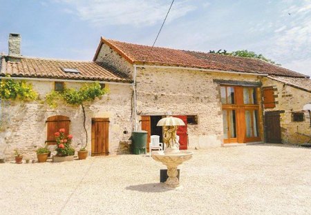 Villa in Chaunay, France