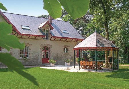 Villa in Aulnay-Exterieurs, France