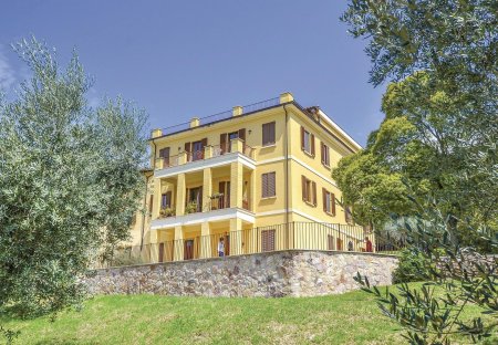 Villa in Capodacqua, Italy