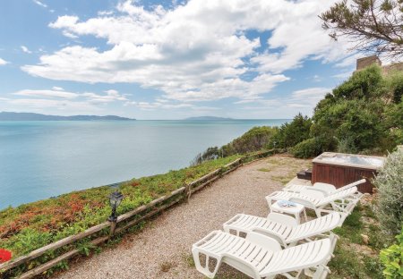 Villa in Orbetello, Italy
