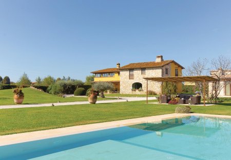 Apartment in Pietrasanta, Italy