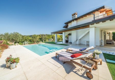 Villa in Lazise, Italy