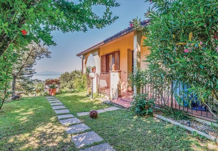 Villa in San Feliciano, Italy