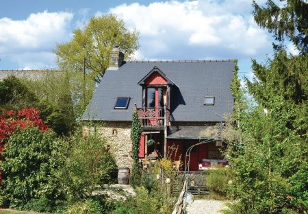 Villa in Sainte-Marie-du-Bois, France