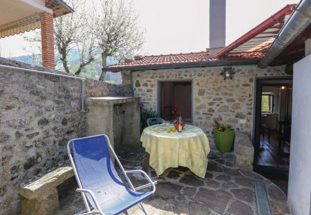 Apartment in Casoli Val di Lima, Italy