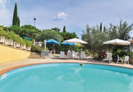 Apartment in San Feliciano, Italy