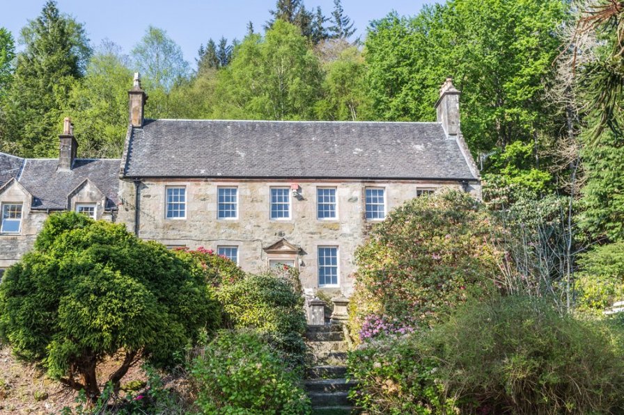 Chateau to rent in Holy Loch, Scotland 202121