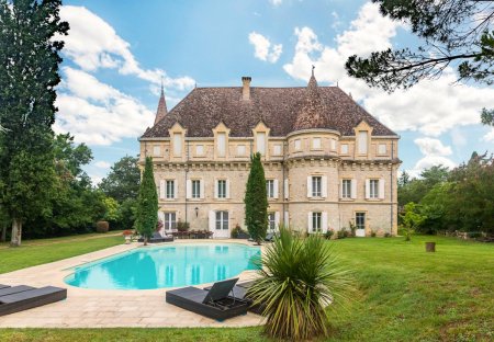 Chateau in Castelsagrat, the South of France