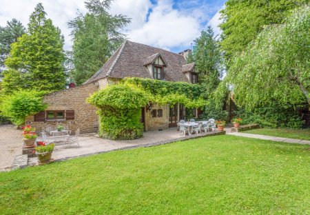 Villa in Corberon, France