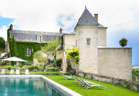 Chateau in Mailly-le-Château, France