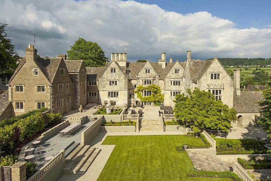 Chateaux in Painswick Clickstay holiday rentals