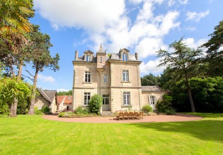 Chateau in Sud-Ouest, France