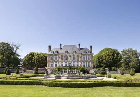 Chateau in Saint-Maclou, France