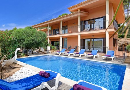 Villa in Urbanització Aigua-Xellida, Spain