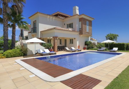 Villa in Monte Rei Golf & Country Club, Algarve