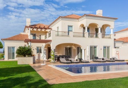 Villa in Monte Rei Golf & Country Club, Algarve