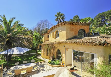 Villa in Châteauneuf-Grasse, the South of France
