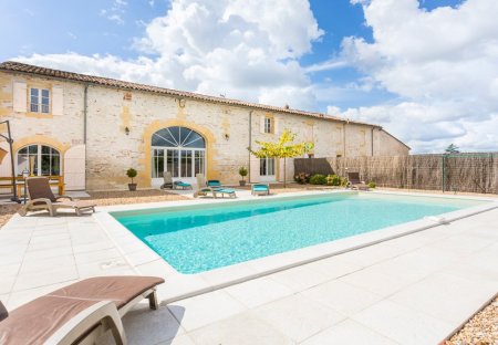 Villa in Saint-Avit-Saint-Nazaire, France