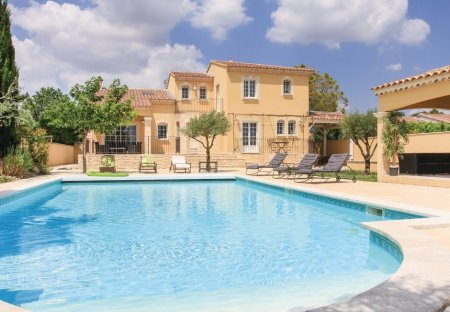 Villa in Rochefort-du-Gard, the South of France