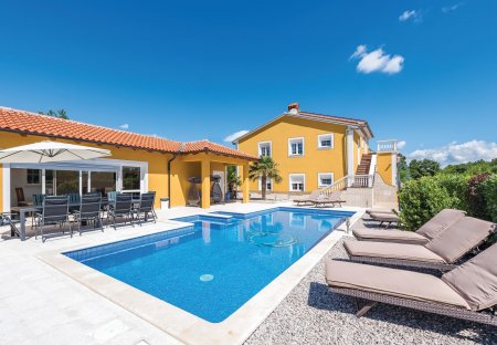 Villa in Marceljani, Croatia